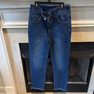 Stylish Blue Denim Jeans. Size 8. Cropped jeans.